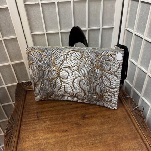 Holt, Woman, Bag Purse Envelope Style, Silver-Gold,Polyurethane,Zipper,Pockets.! - Picture 2 of 9